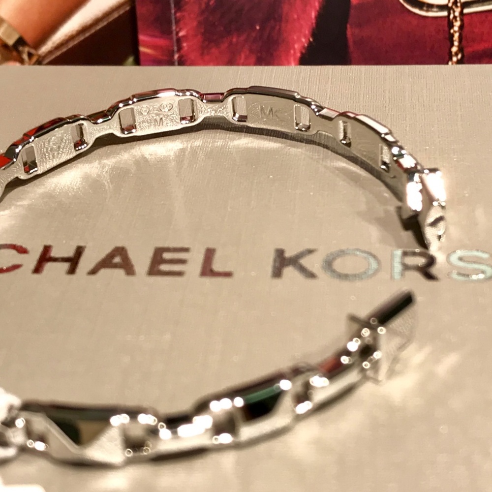 🎁 NWT! $225 MICHAEL KORS Mercer Link Silver Cuff - Picture 4 of 8